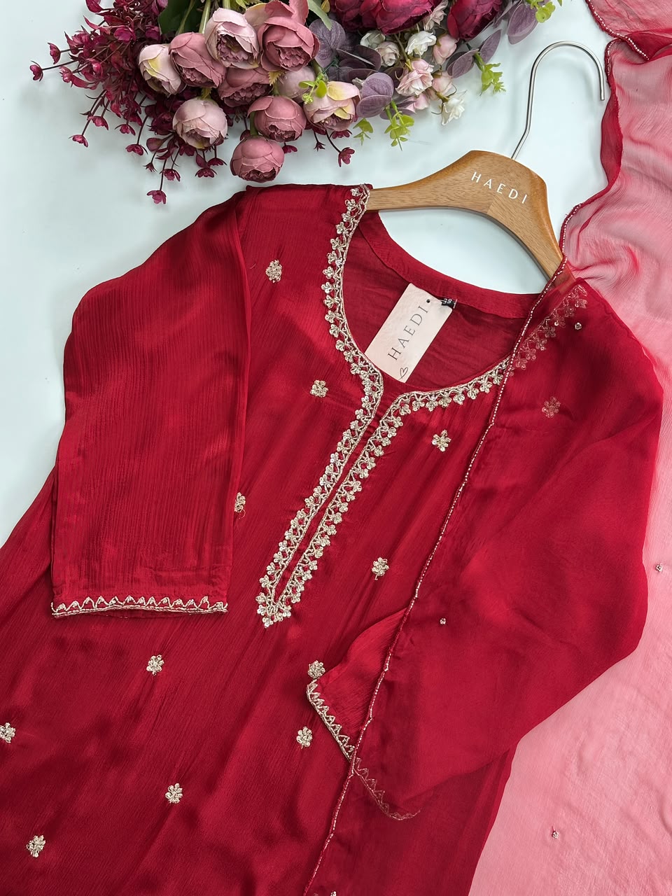 20655 Beautiful partywear suit