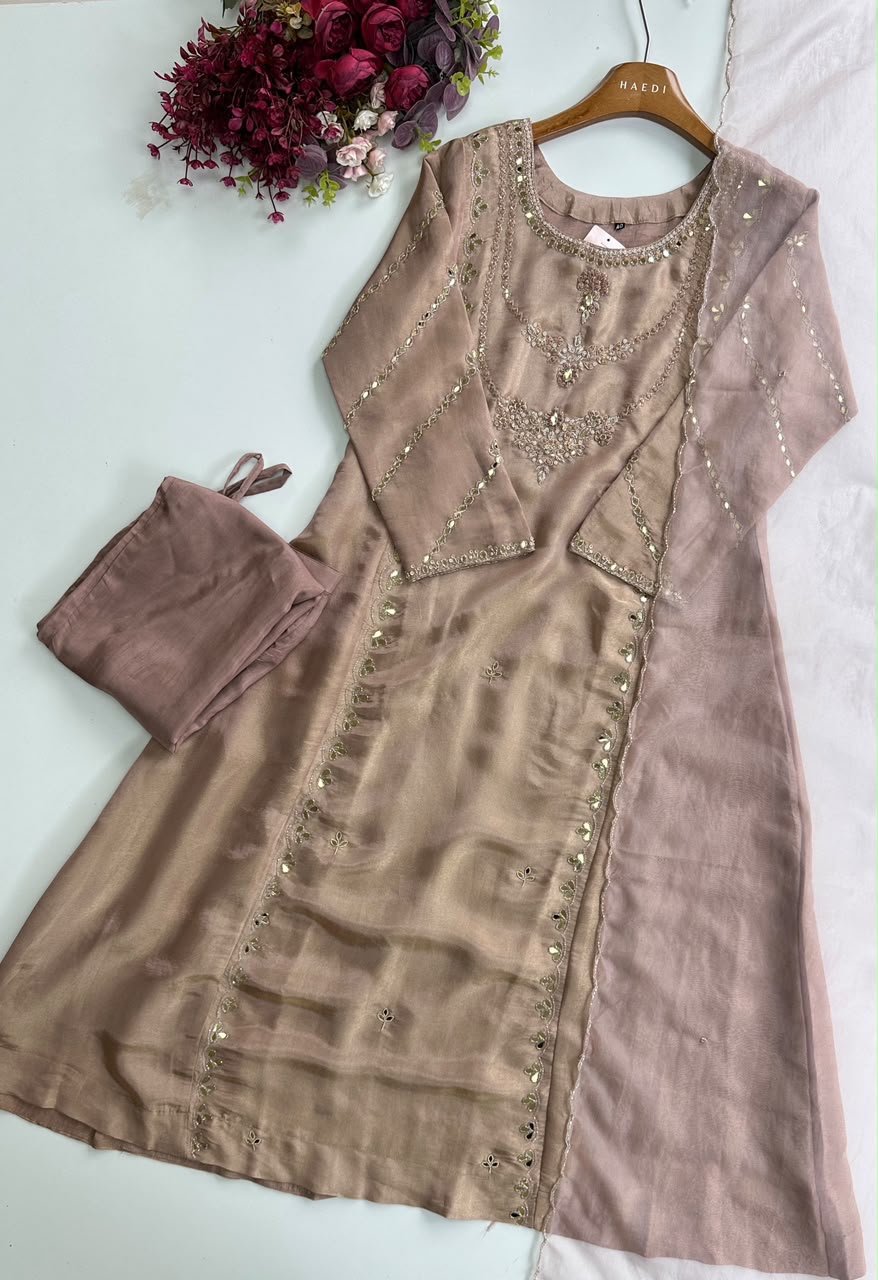 20656 Beautiful handworked suit