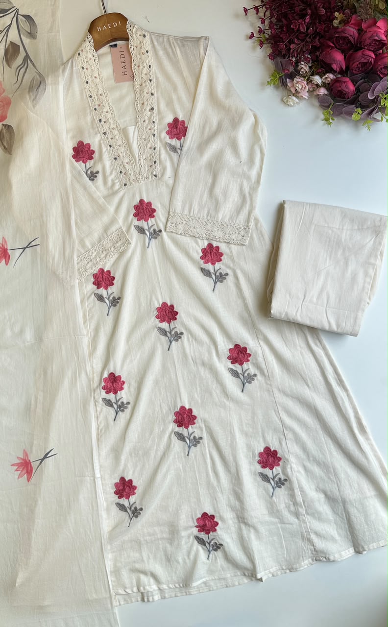 20685 Beautiful embroidered suit