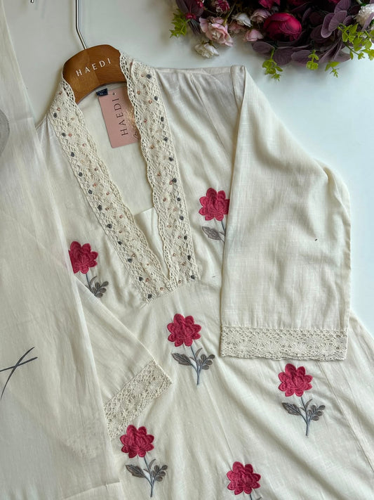 20685 Beautiful embroidered suit