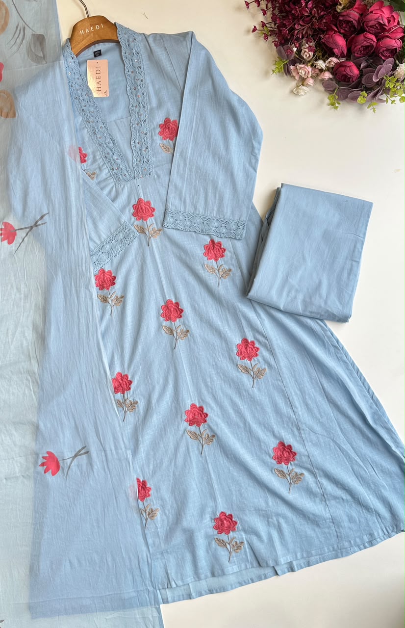 20685 Beautiful embroidered suit