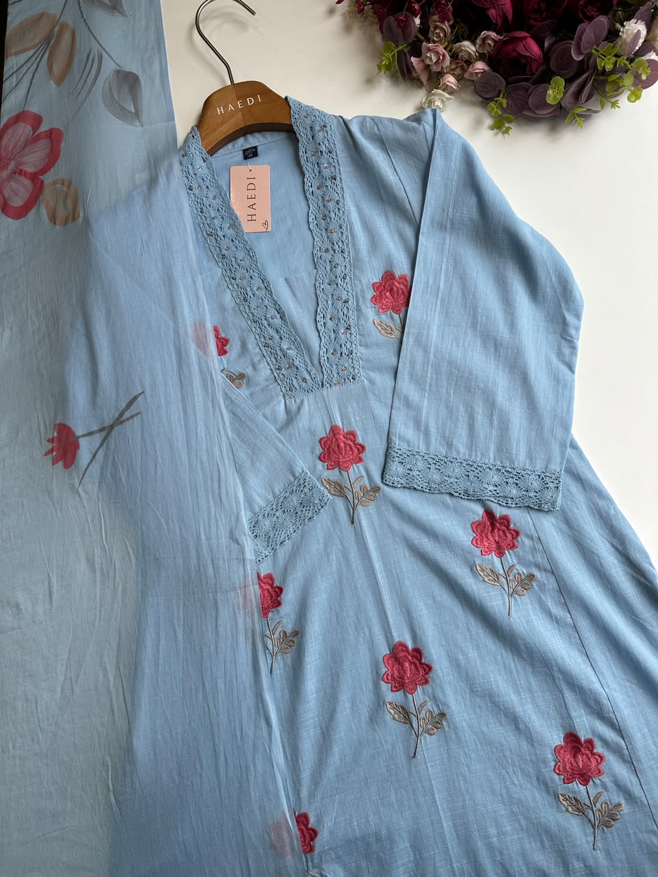 20685 Beautiful embroidered suit