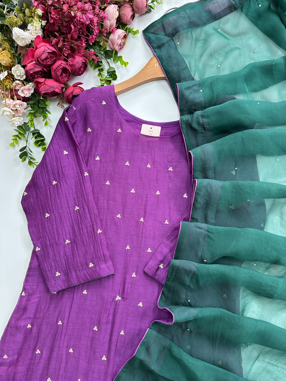 20693 / CMD 58484 Premium mulchanderi partywear suit