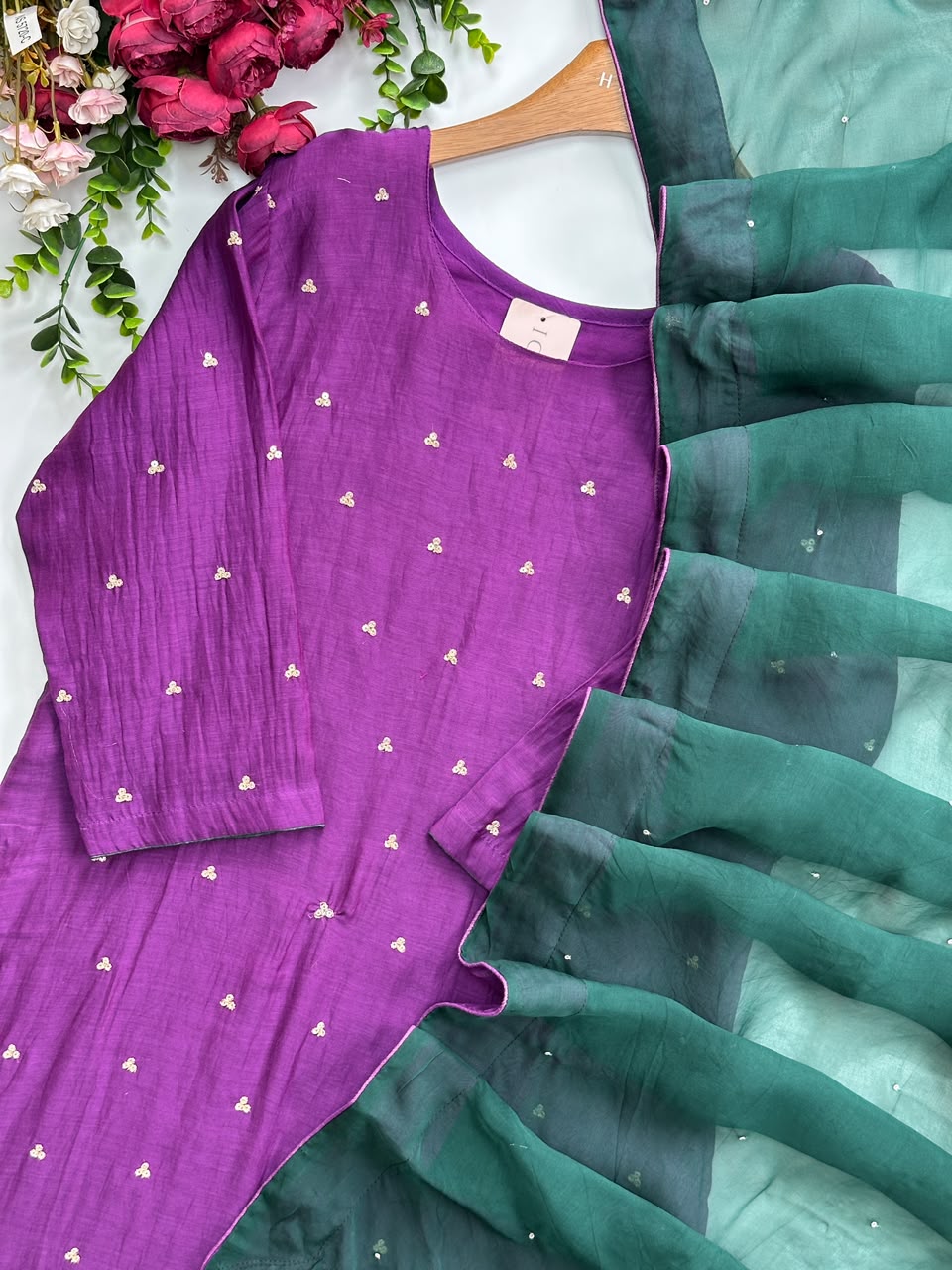 20693 / CMD 58484 Premium mulchanderi partywear suit