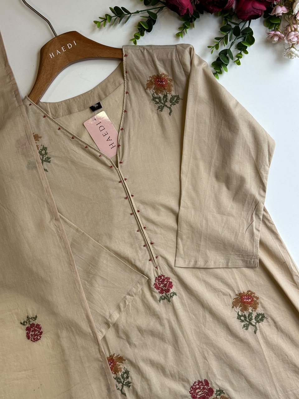 20686 Beautiful embroidfered suit