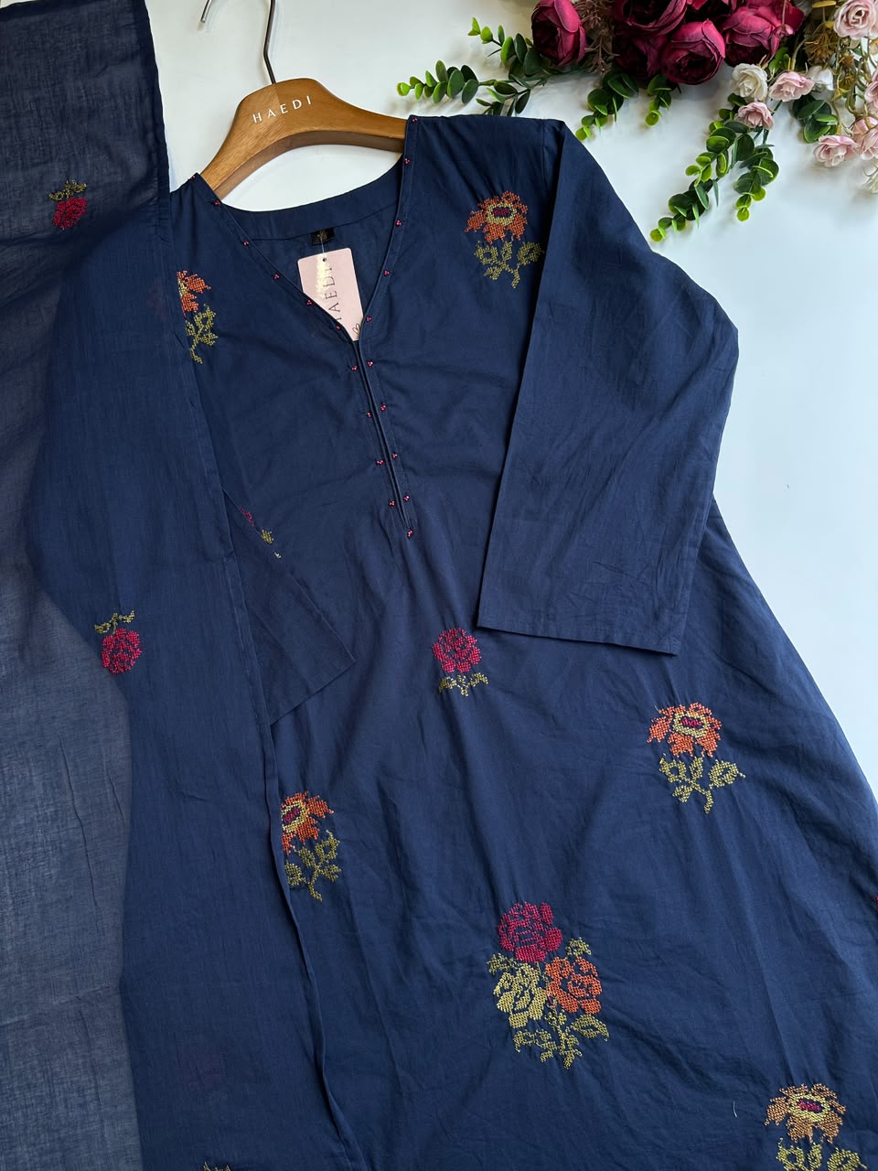 20686 Beautiful embroidfered suit