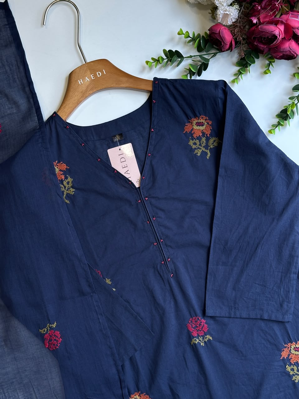 20686 Beautiful embroidfered suit