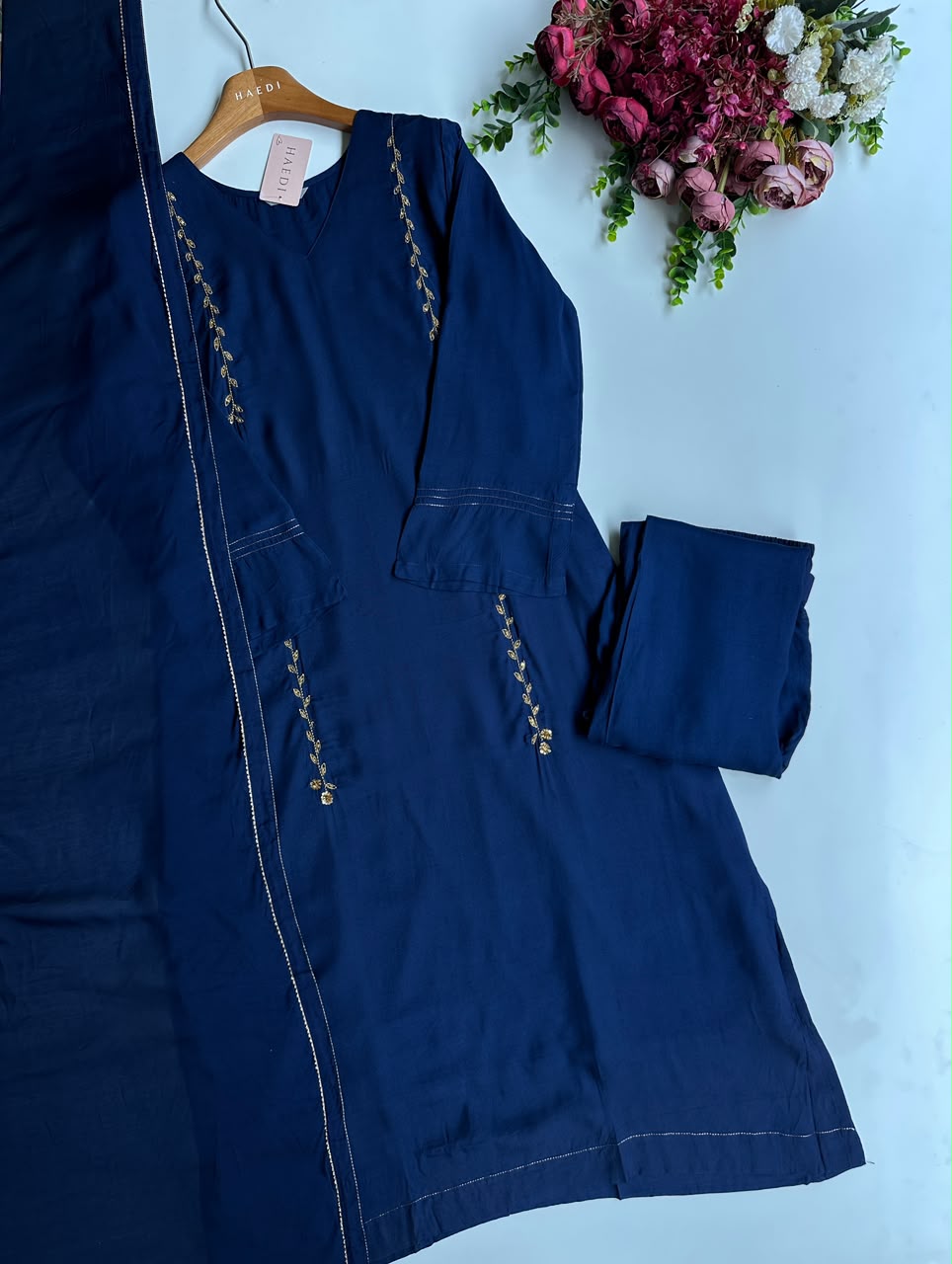 20859 Beautiful handworked partywear suit
