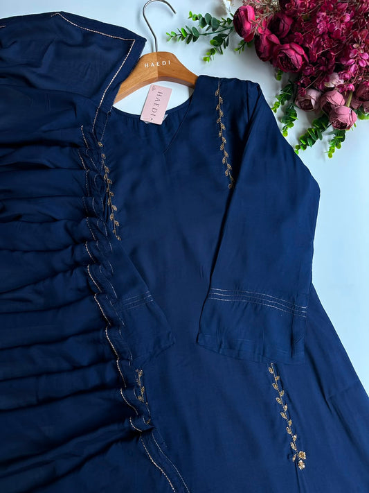 20859 Beautiful handworked partywear suit