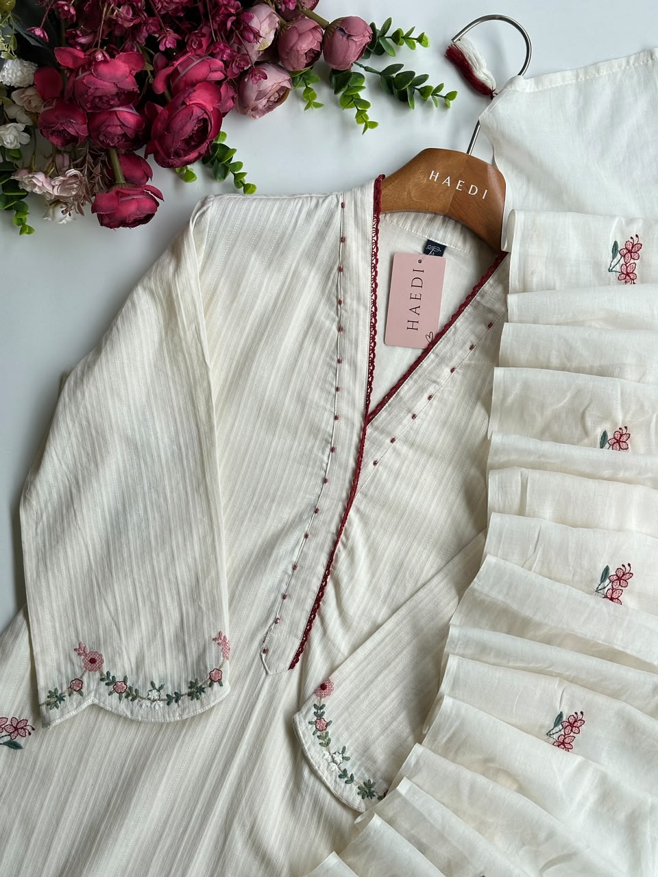 20684 Beautiful embroidered suit