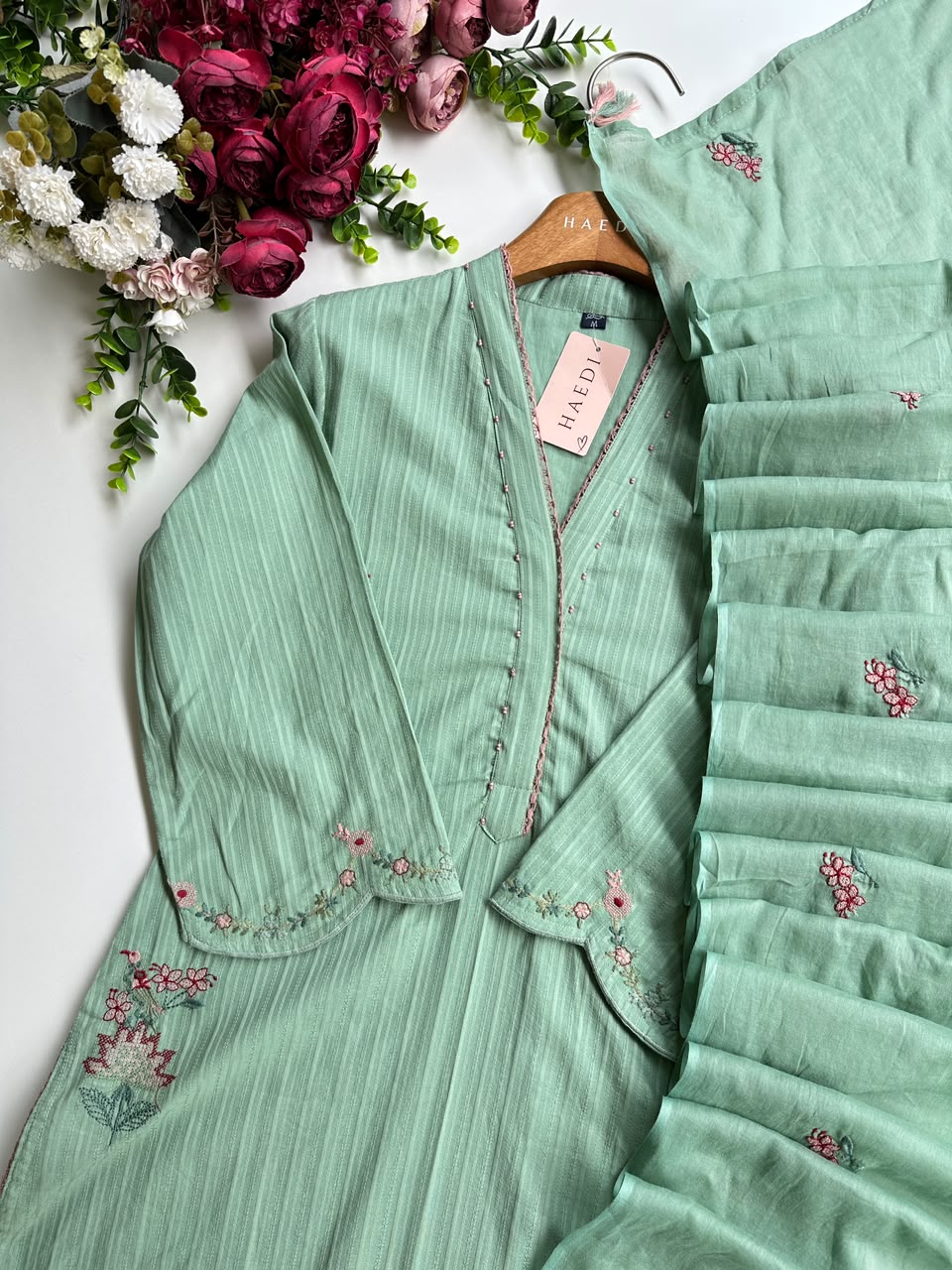 20684 Beautiful embroidered suit