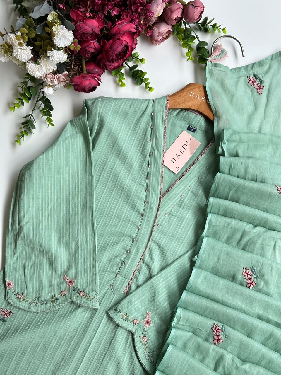 20684 Beautiful embroidered suit