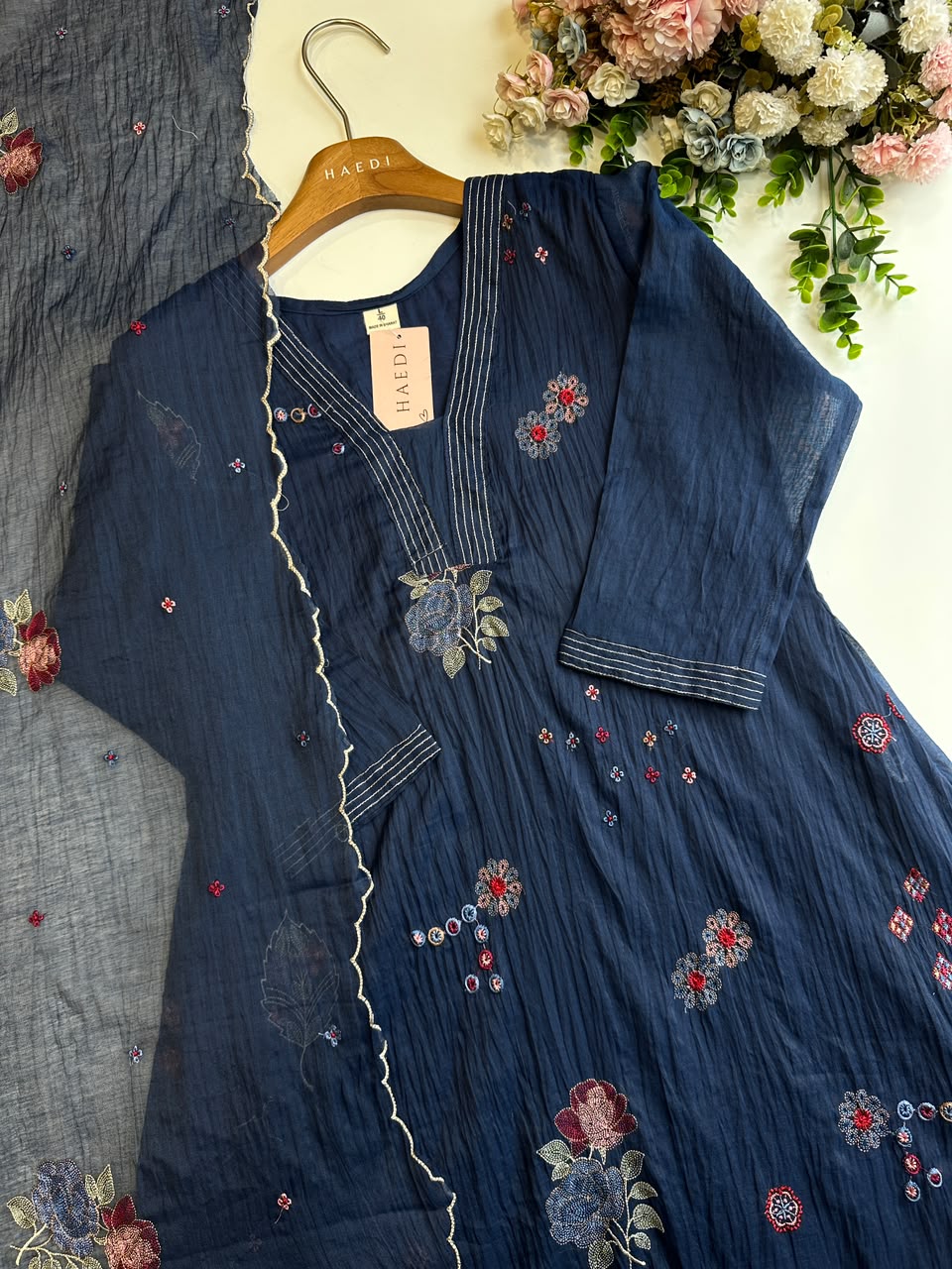 20633 / CMD 58433 Beautiful embroidered Aline suit