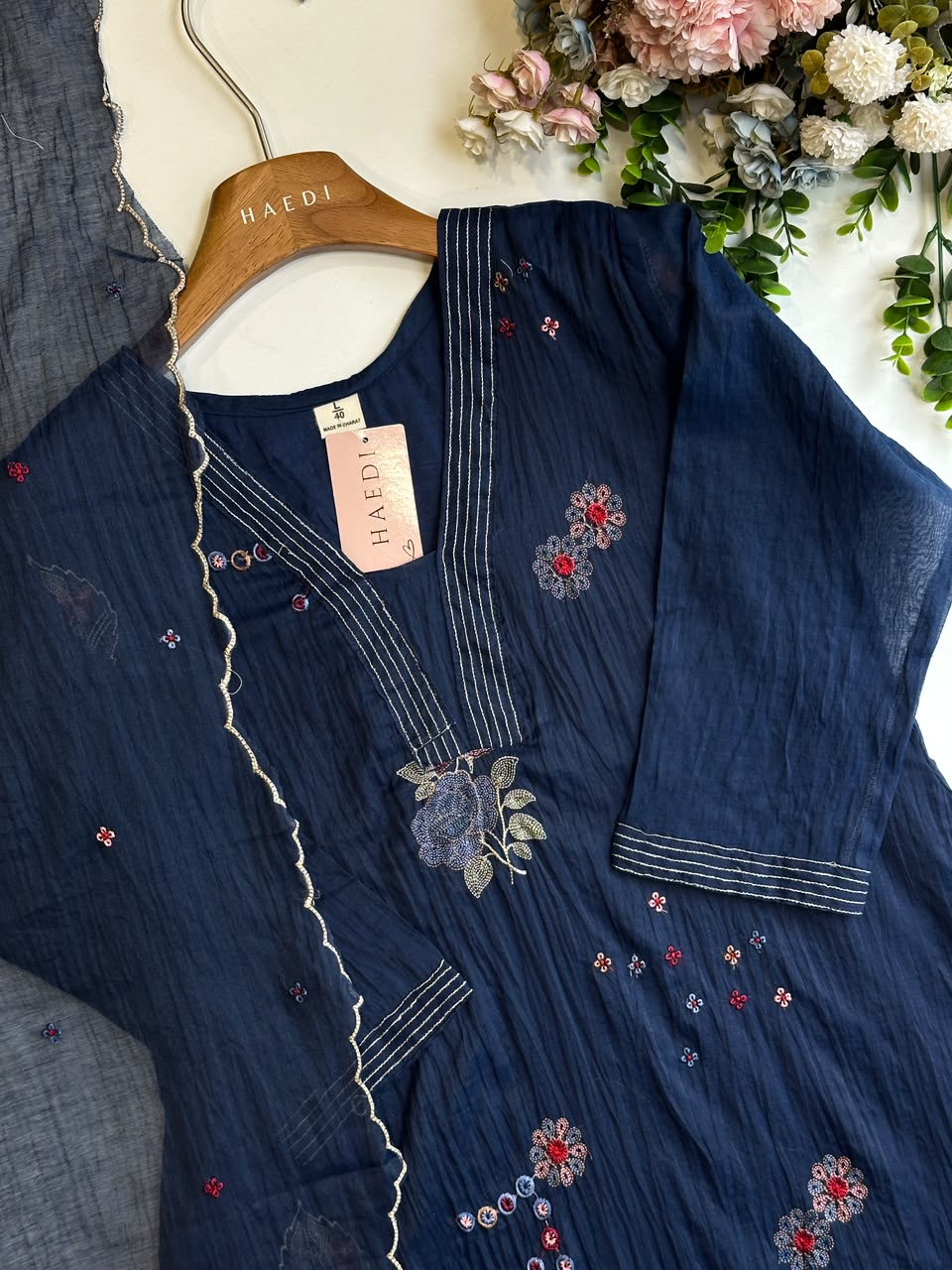 20633 / CMD 58433 Beautiful embroidered Aline suit