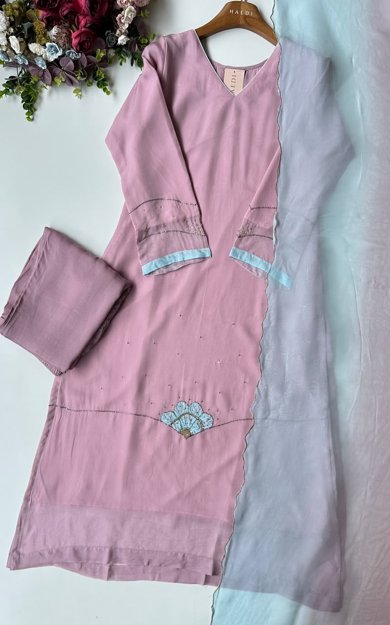 20865/CMD 58641 Beautiful designer suit
