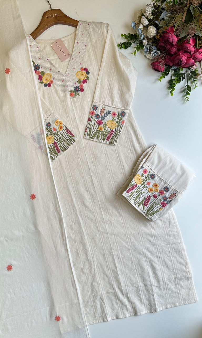 20690 Beautiful embroidered suit