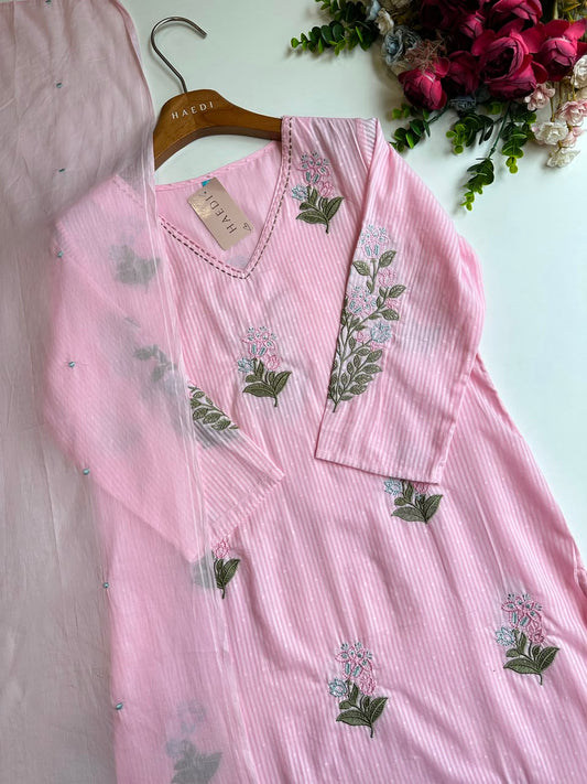 20694 Beautiful embroidered suit
