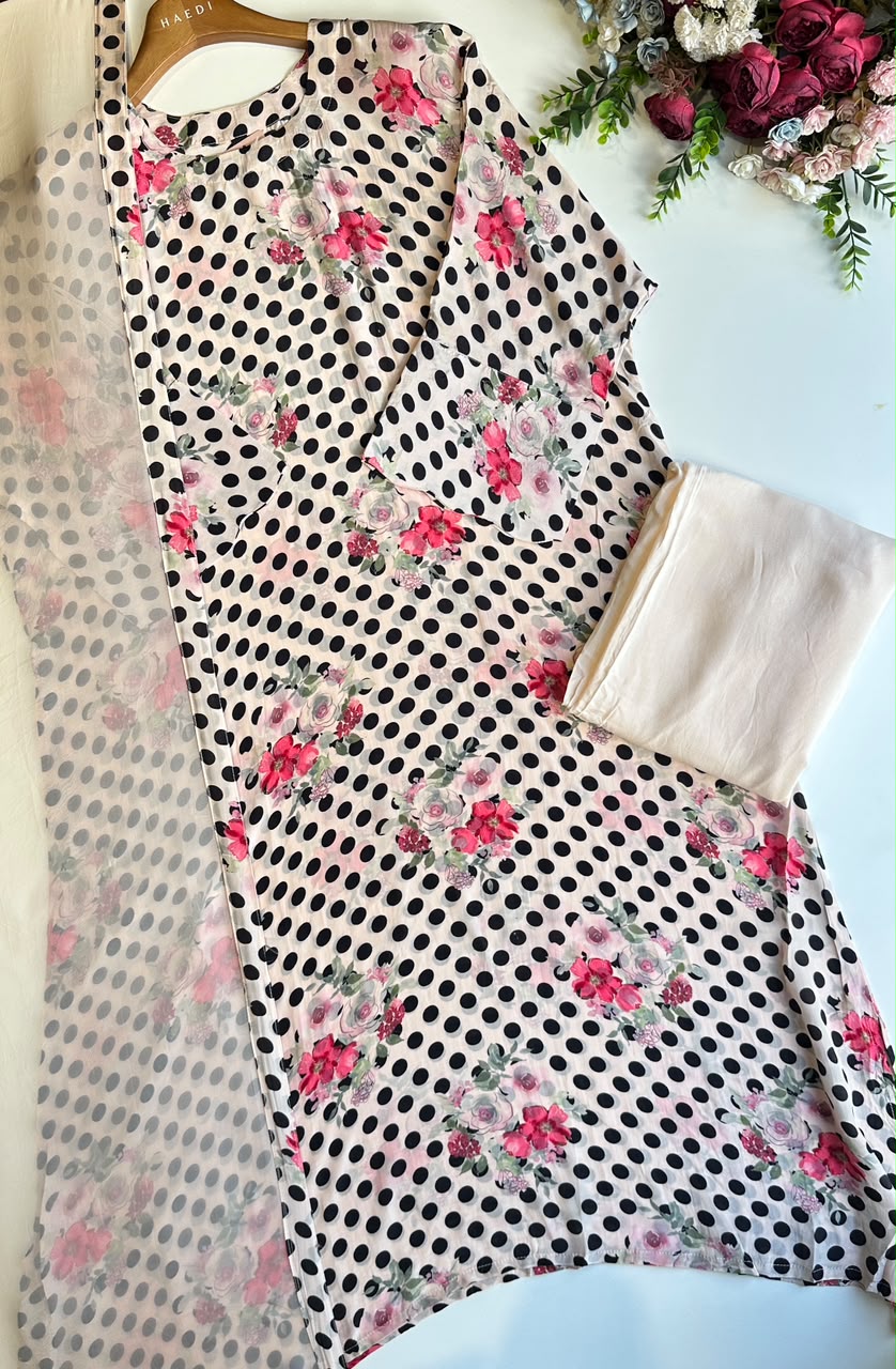 20873 Beautiful loose fit suit