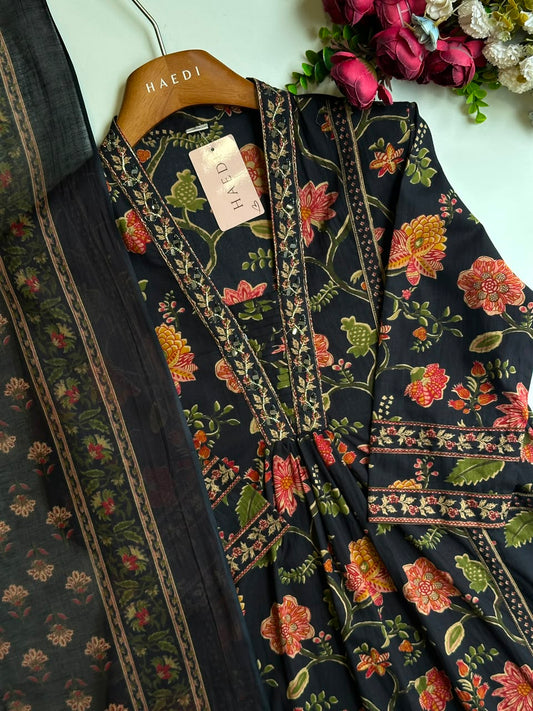 20366/ CMD 58204 Beautiful cotton suit
