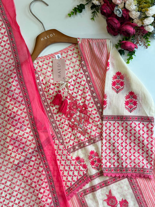 20621 Beautiful cotton suit