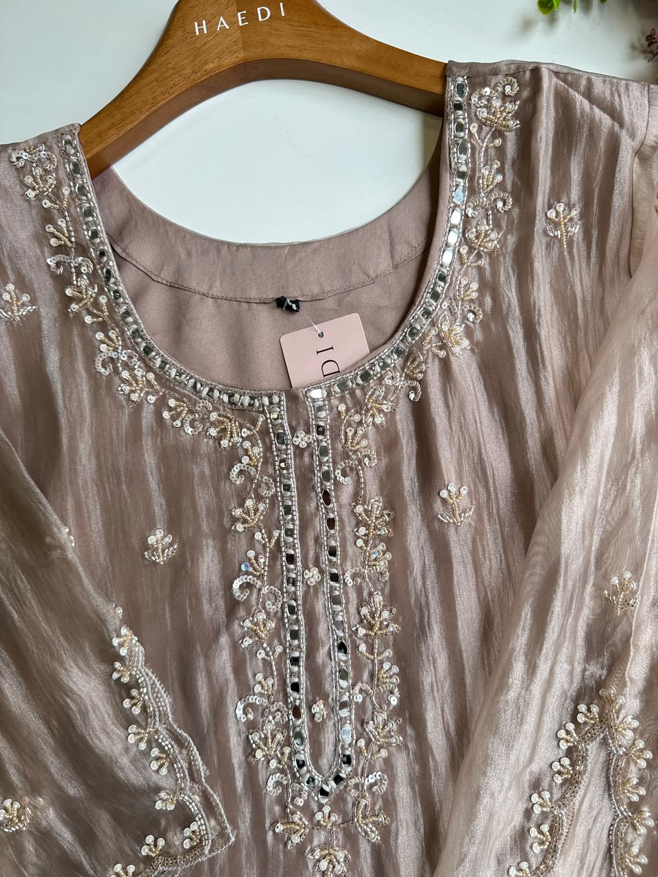 20896 Premium handworked suit