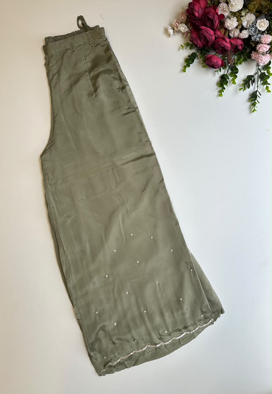 20909 Beautiful handworked suit