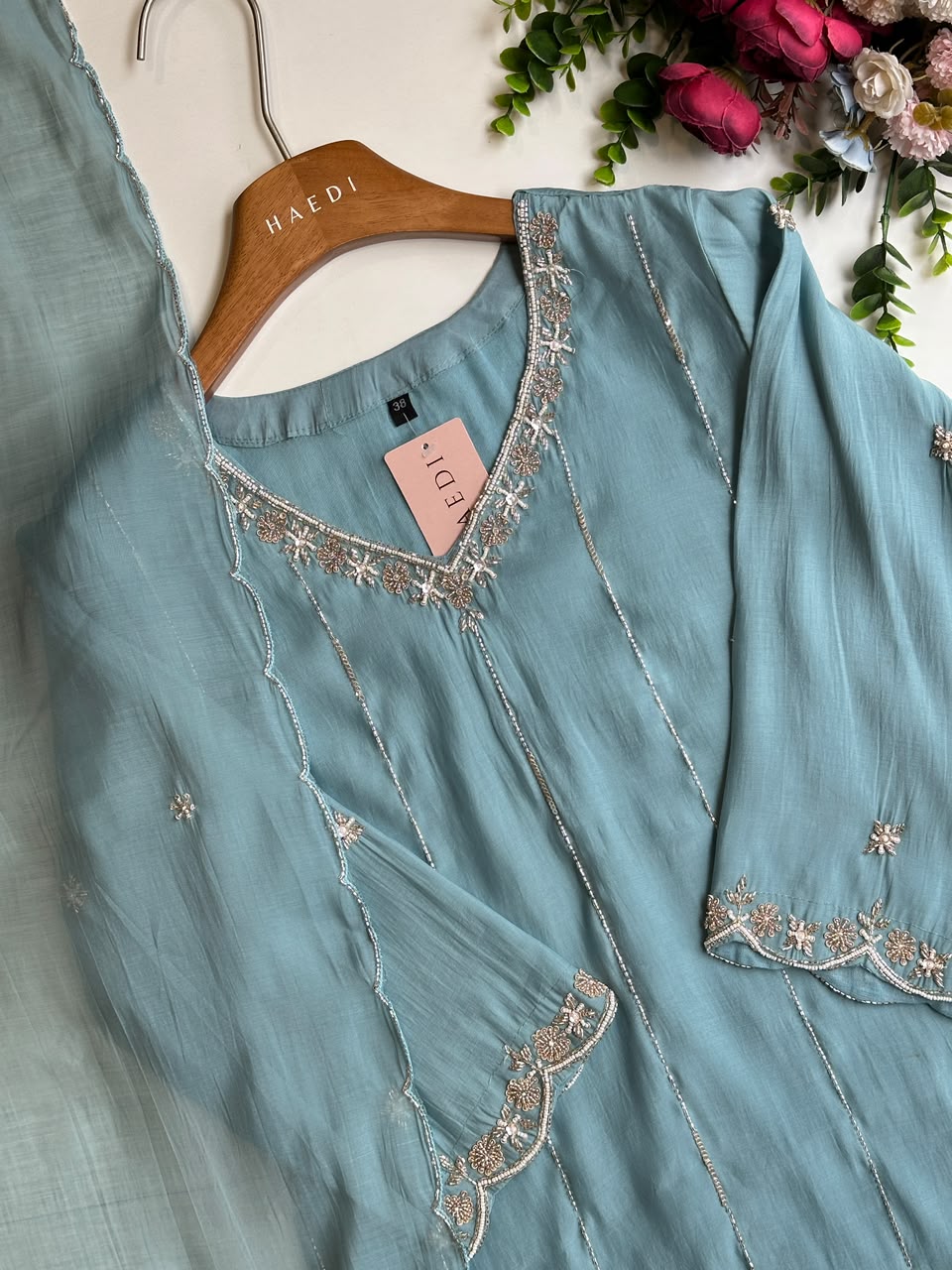 20906/ CMD 58674 Beautiful handworked suit