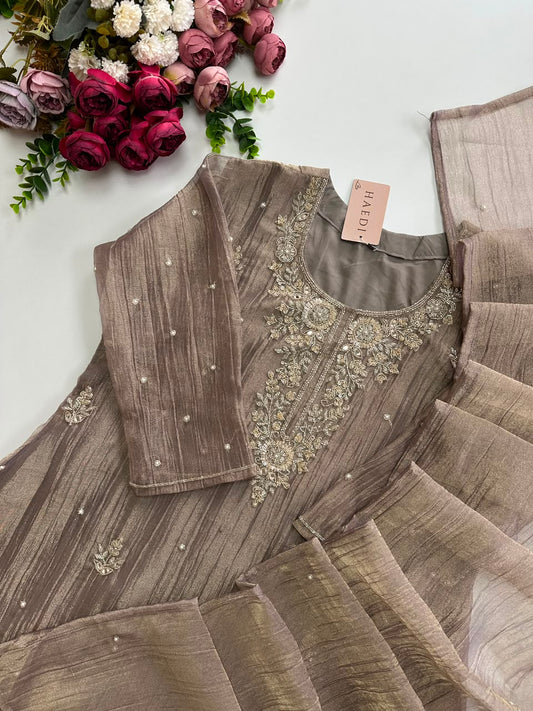20903 Beautiful handworked suit