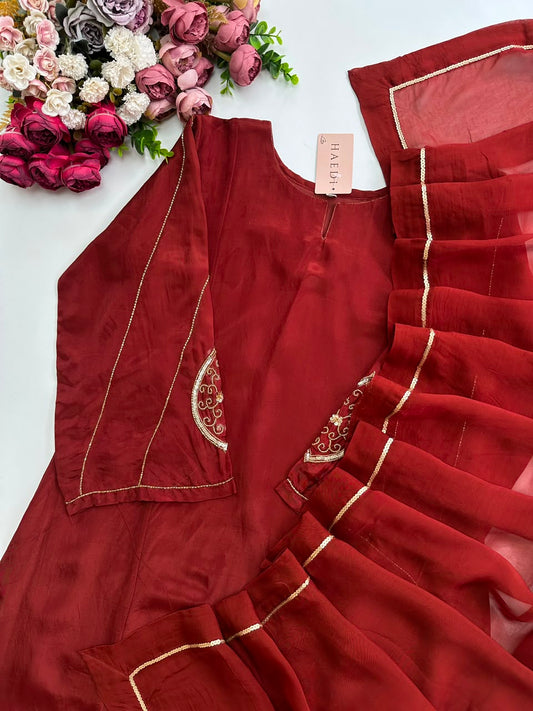 20930 Beautiful designer suit with handwork