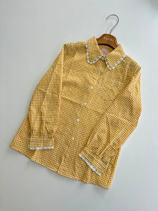 20713 Beautiful shirt with lace detailing