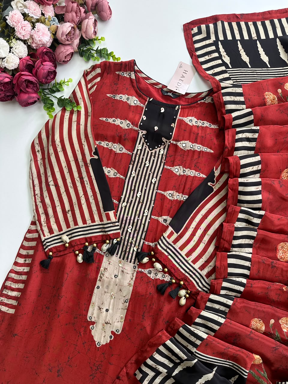 20986 / CMD 58737 Beautiful crepe silk suit