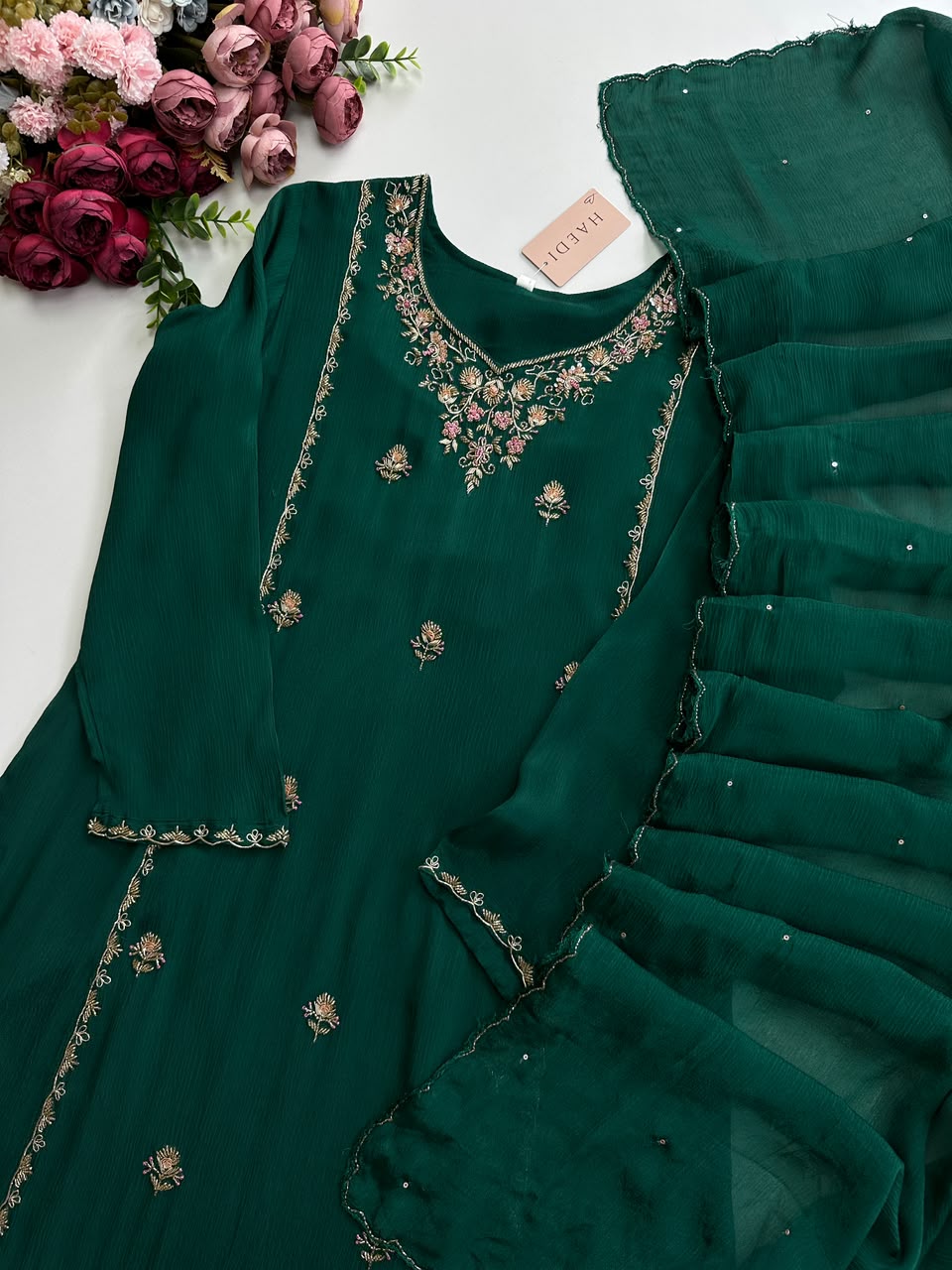 20943 Beautiful handworked suit