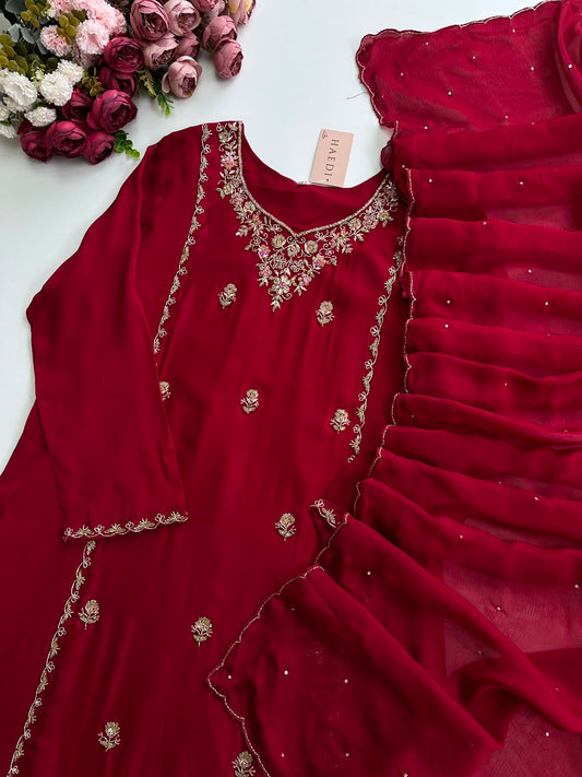 20943 Beautiful handworked suit