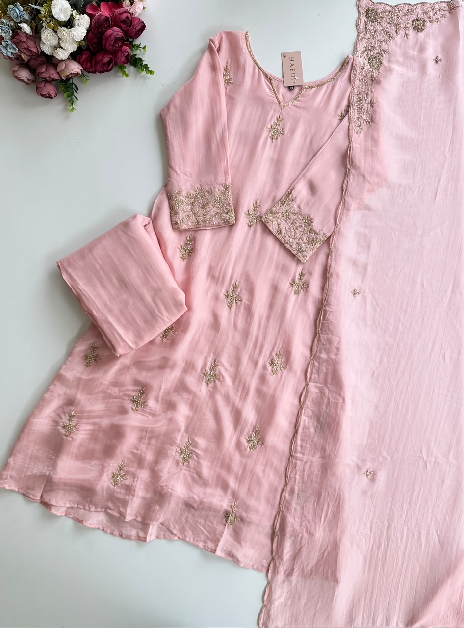 21026 Beautiful partywear suit with handwork