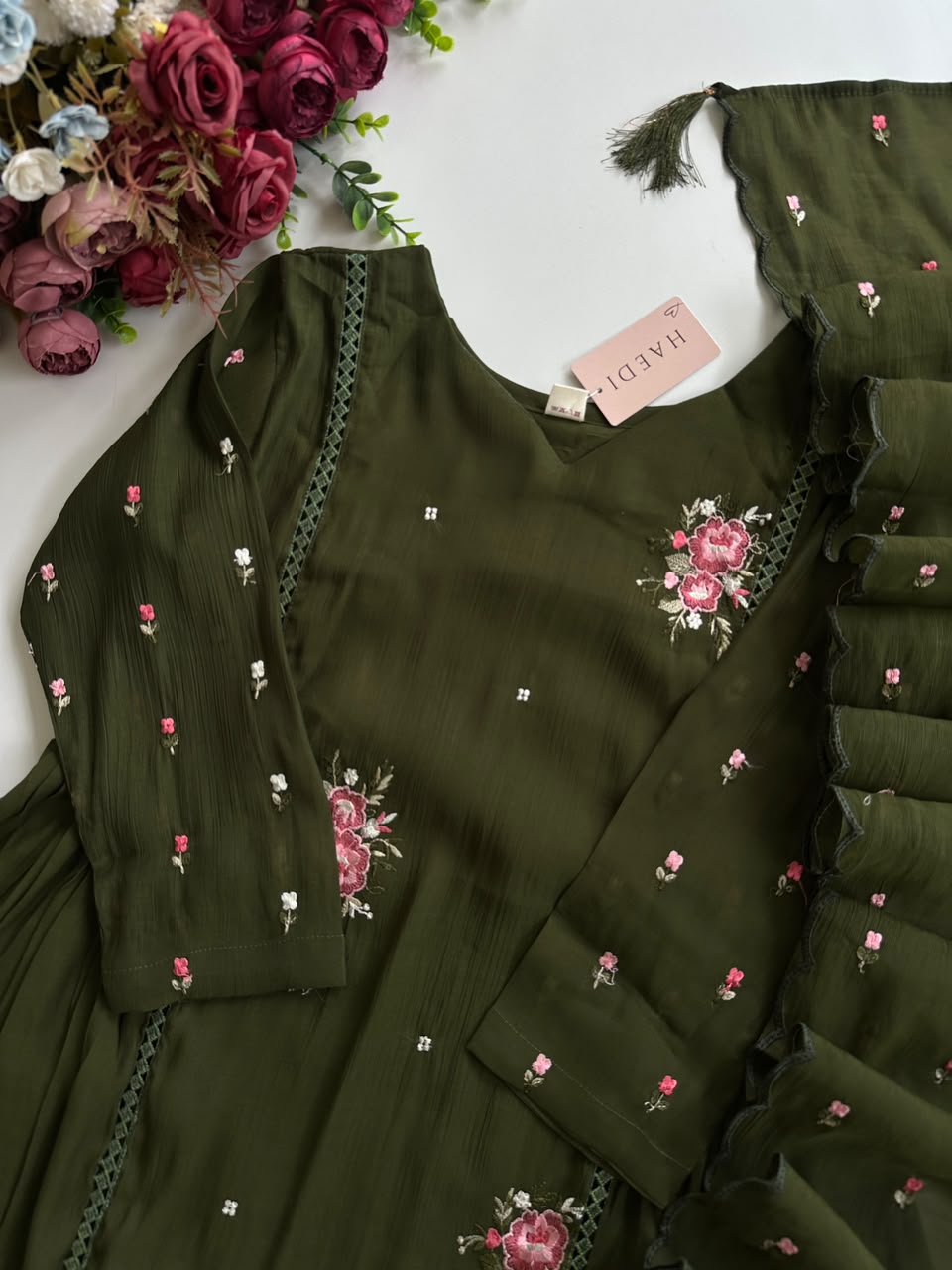 21004 Beautiful embroidered suit