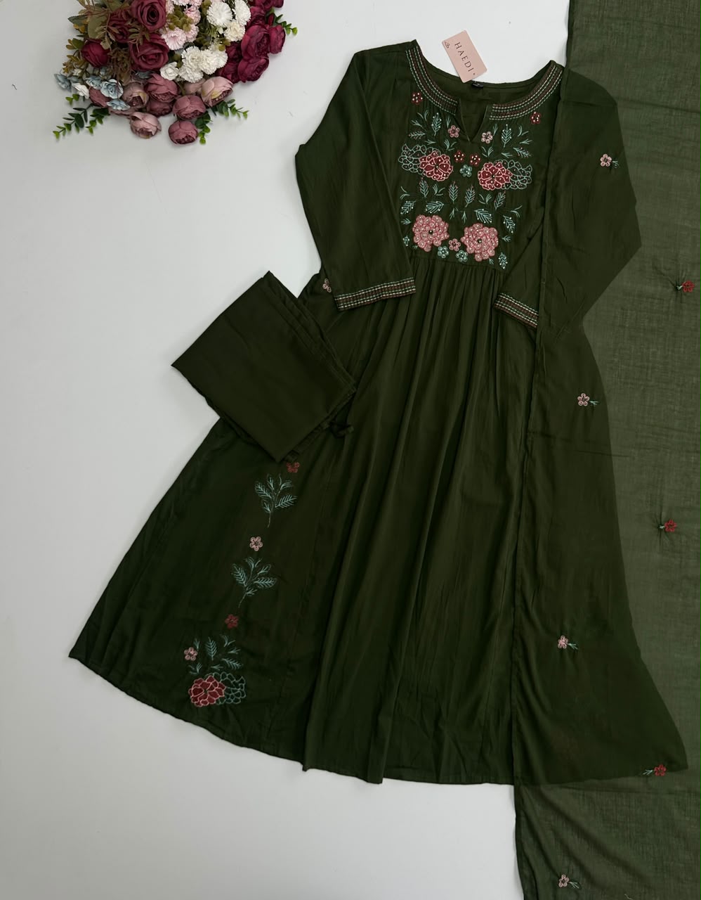 20957 Beautiful embroidered suit