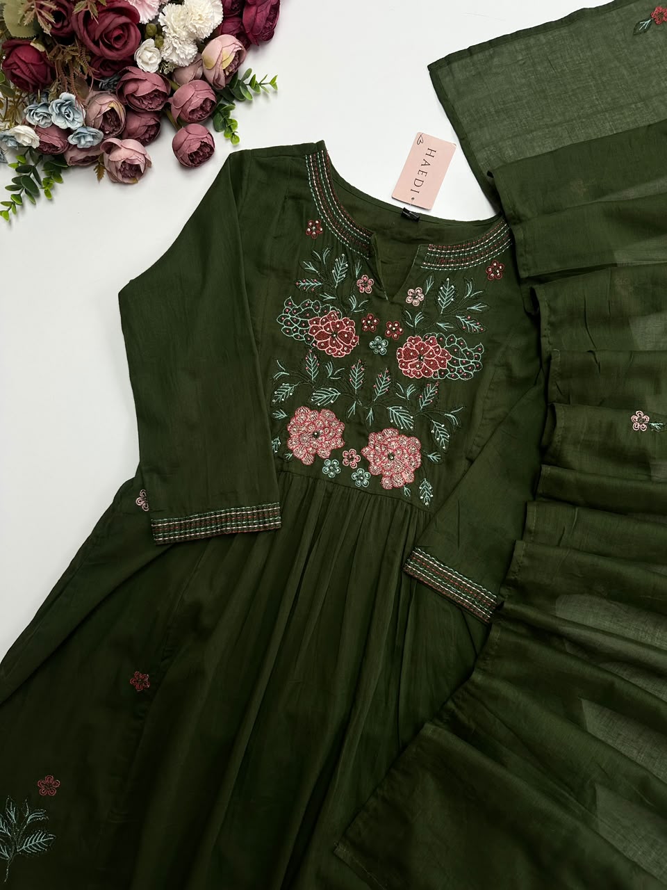 20957 Beautiful embroidered suit