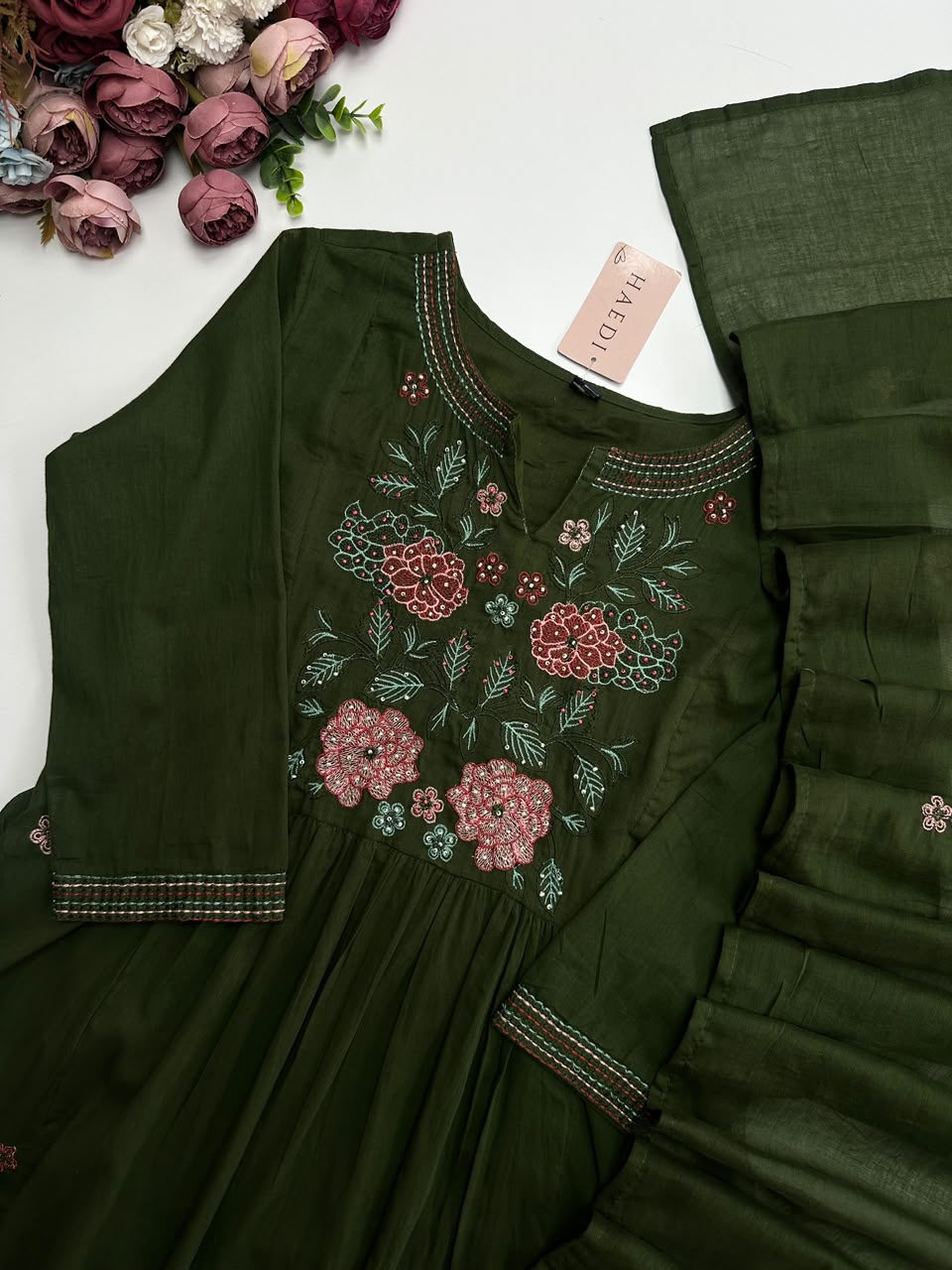 20957 Beautiful embroidered suit