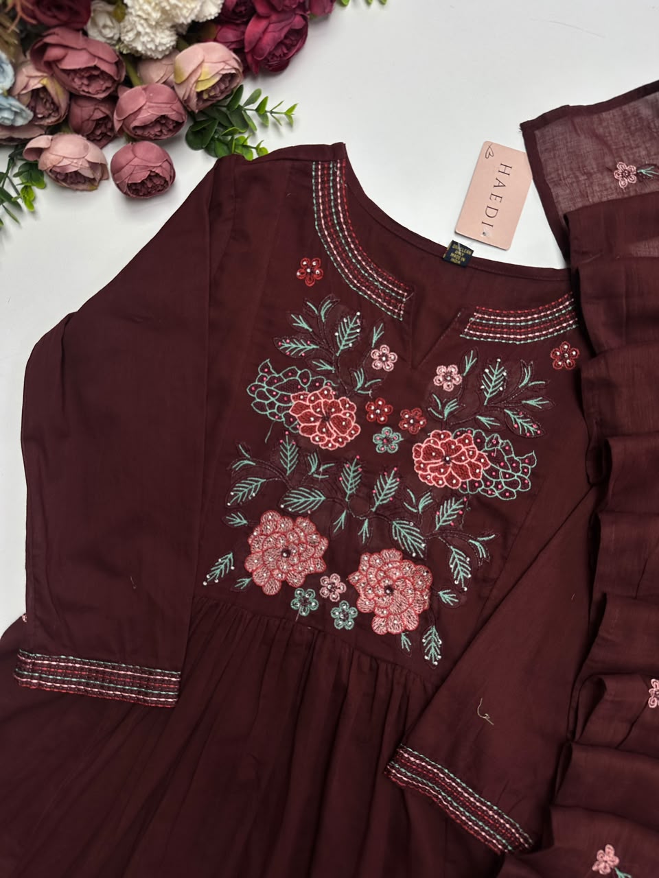 20957 Beautiful embroidered suit