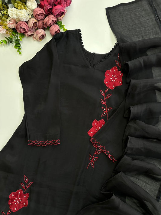 20982 Beautiful Aline suit