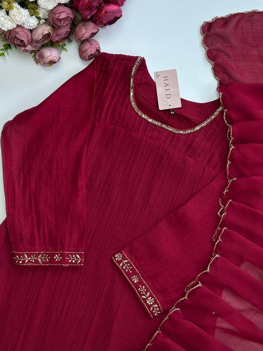 21025/CMD 58773 Beautiful malai chanderi suit