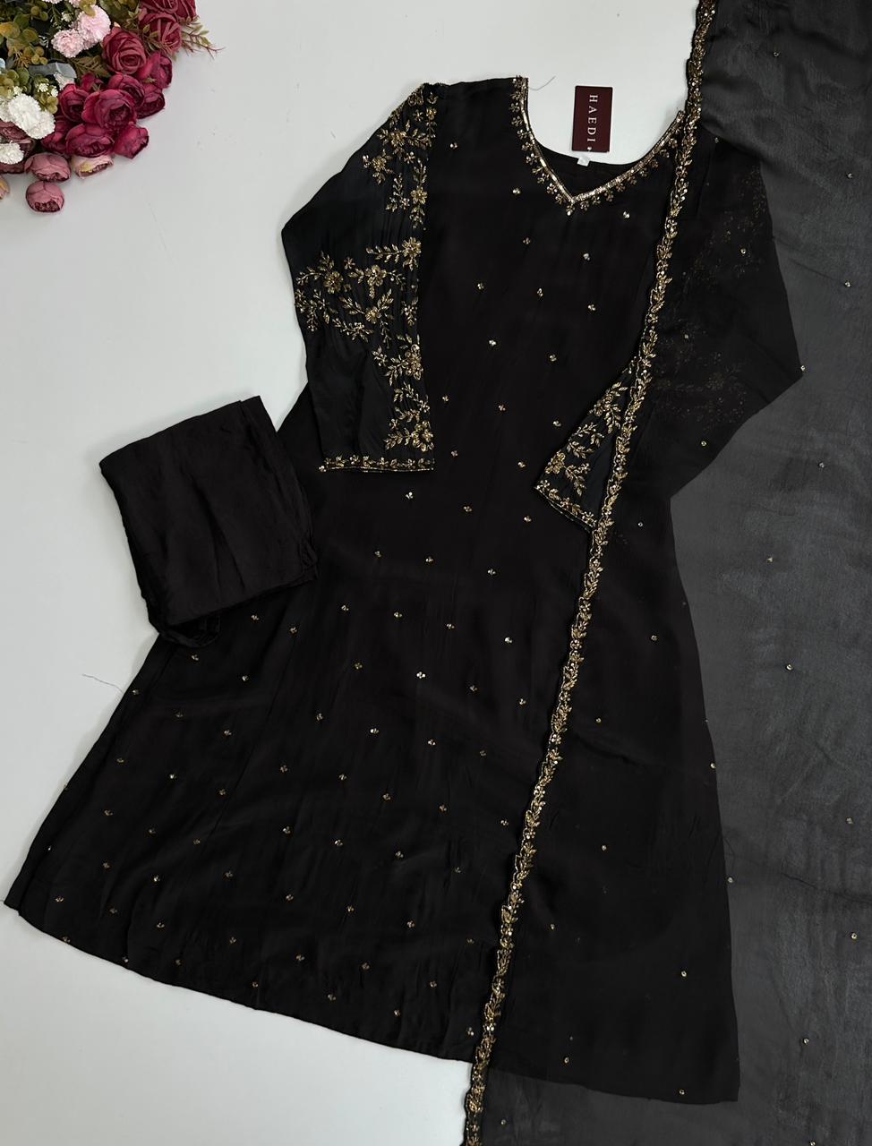 21137 Beautiful handworked suit