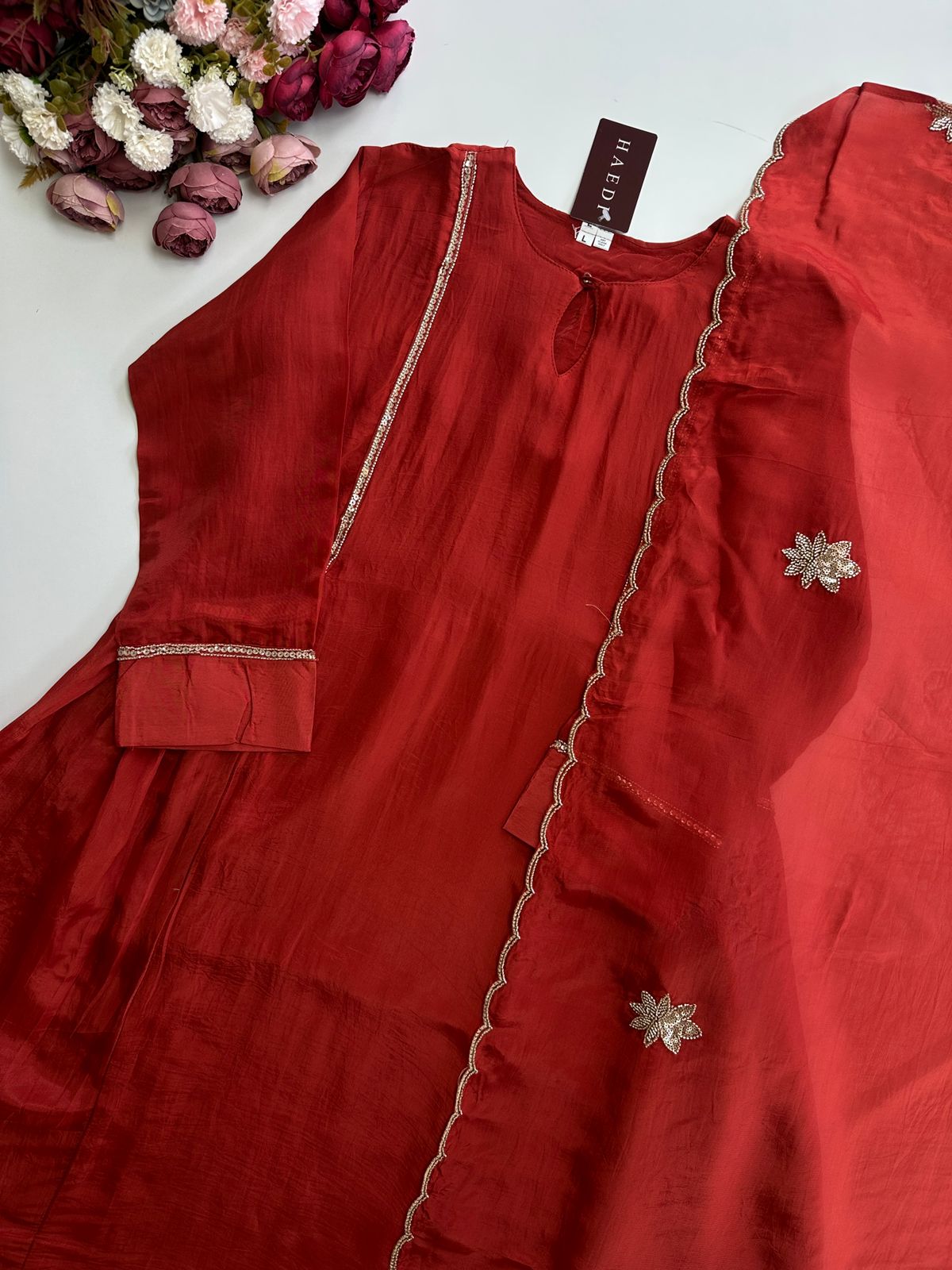 21133 beautiful handworked suit