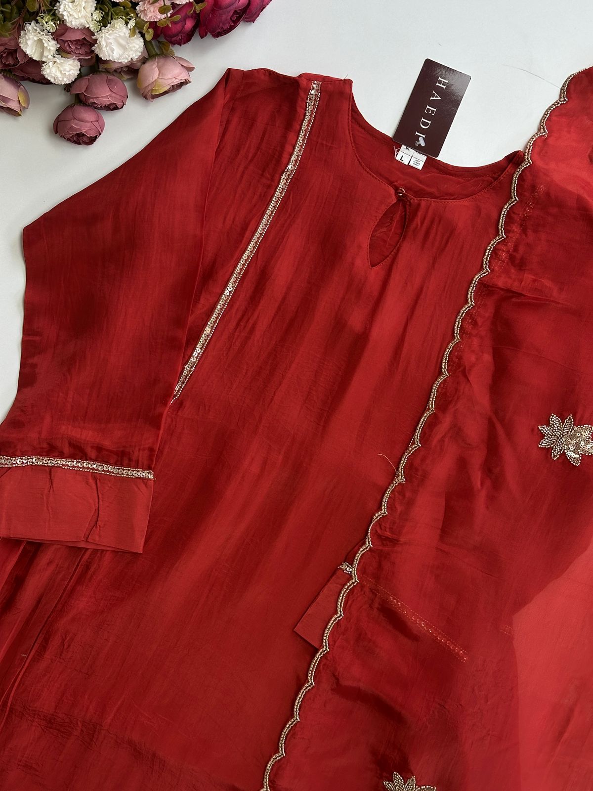 21133 beautiful handworked suit