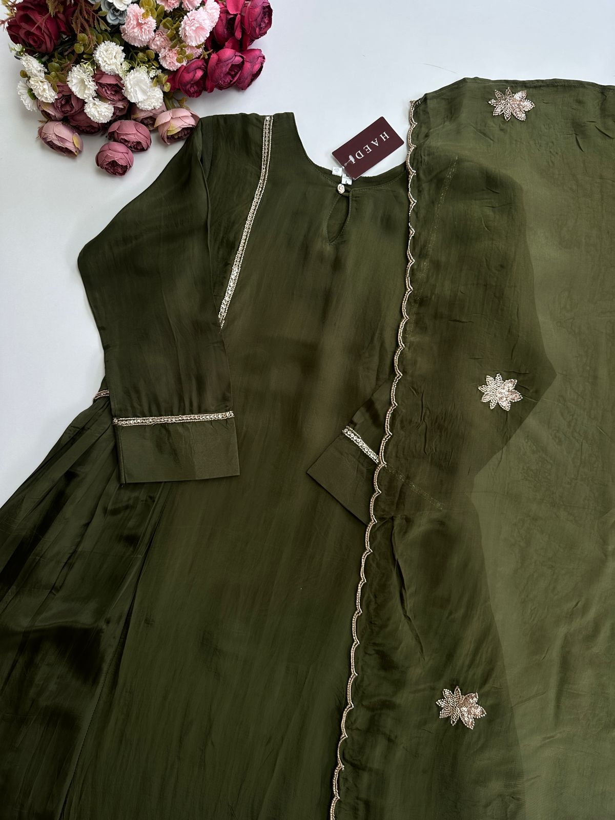 21133 beautiful handworked suit
