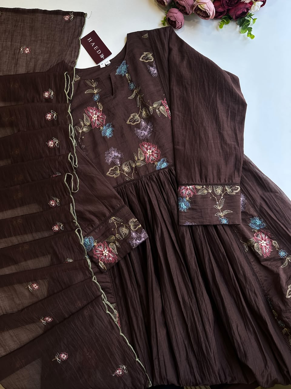 21129 Beautiful embroidered suit