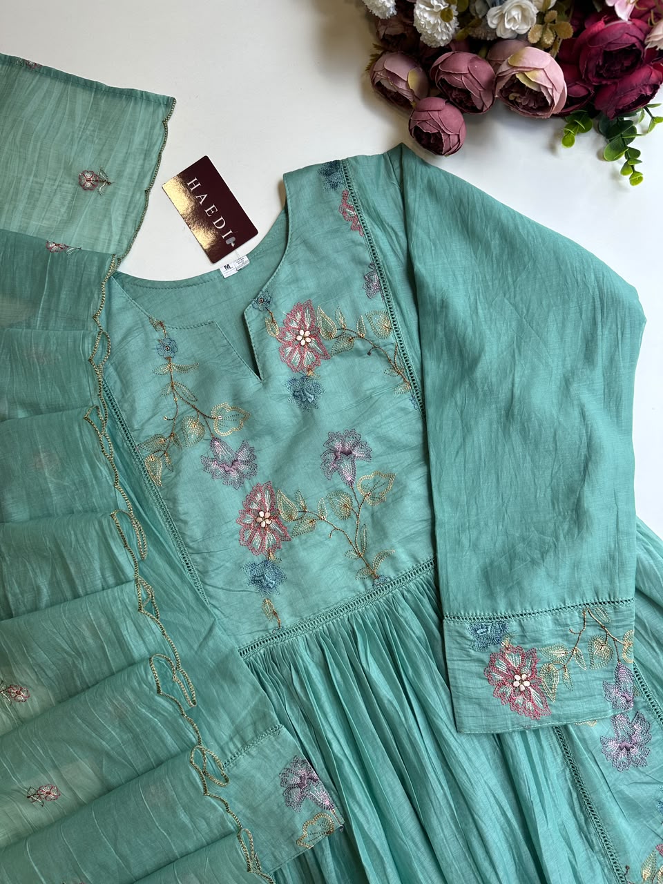 21129 Beautiful embroidered suit