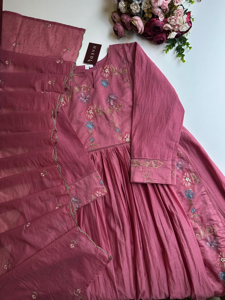21129 Beautiful embroidered suit