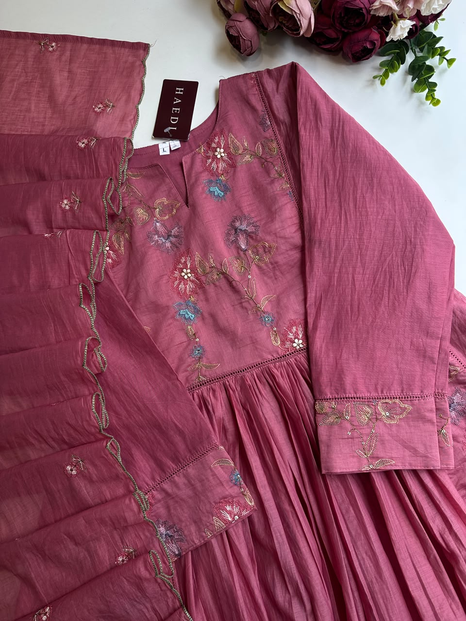 21129 Beautiful embroidered suit