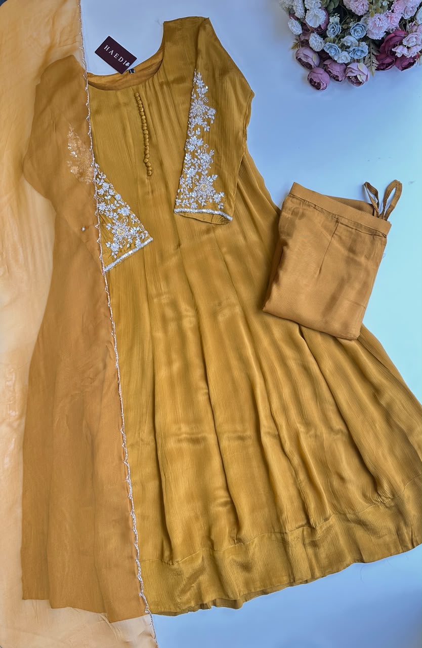 21136/CMD 58867 Beautiful handworked anarkali